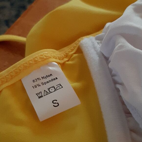 NWOTS Smity Women swimsuit Banana Pattern Beach Wear 2PCS Size Small - Picture 8 of 9